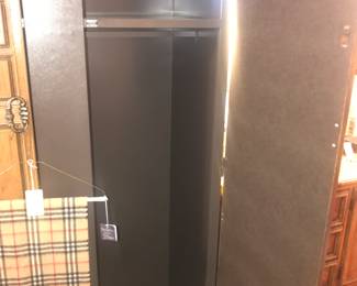 Items Located In The 1st Bedroom (Master)