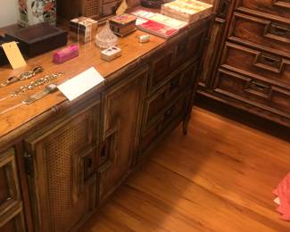 Items Located In The 1st Bedroom (Master)