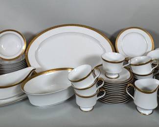 58 Piece Sango Royalty Partial Dinner Service, Japan