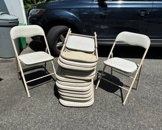 18 Metal Folding Chairs
