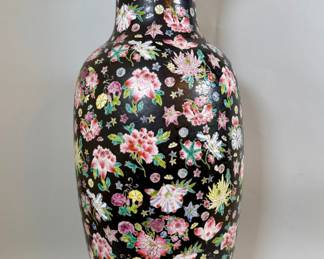 Large Famille Noir Style Vase
