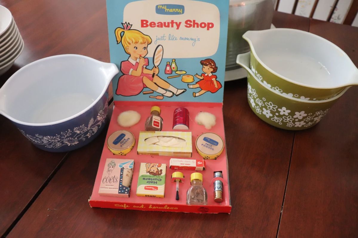 Vintage My Merry Beauty Shop TOY Miniatures