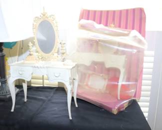 VINTAGE BARBIE VANTY DRESSER 1963