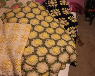 1970's Retro Mod Daisy Afghan Crochet Blanket