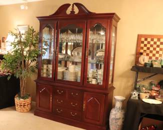 Thomasville China cabinet