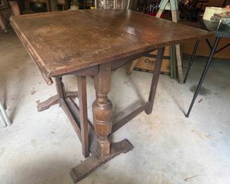 One side opened up on drop leaf table from previous photo. Garage