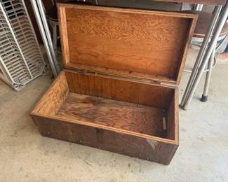 Trunk. Garage