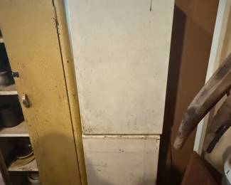 2 Cabinets