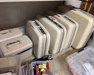 A whole set of hard case Samsonite luggage