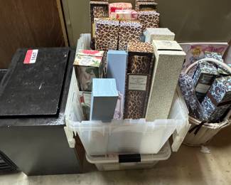 Scented drawer lining paper