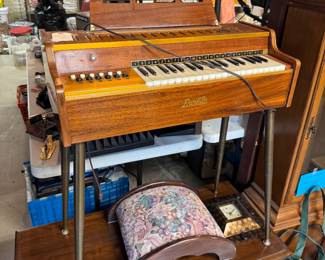 an electric organ