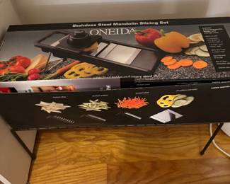 Oneida Stainless Steel Mandolin Slicing Set