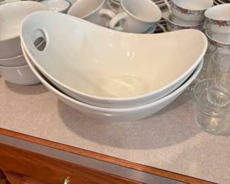 More unique serving dishes - Oval with serving handle
