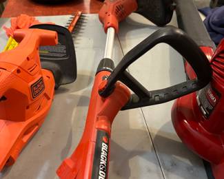 Black and Decker Trimer - electric