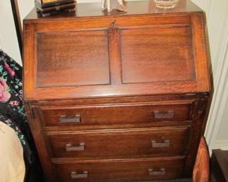 1930s English Oak Bureau