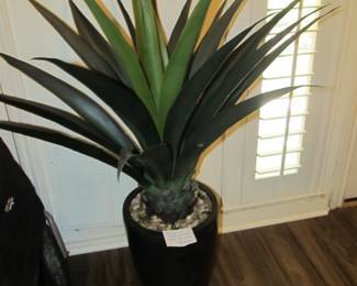 Pier-1 faux plant