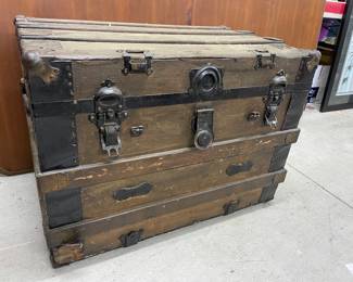 Old trunk 