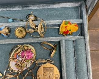 Jewelry box with contents