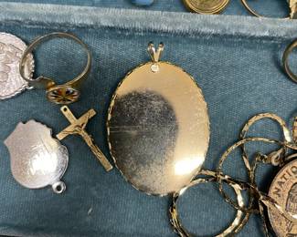 Jewelry box with contents