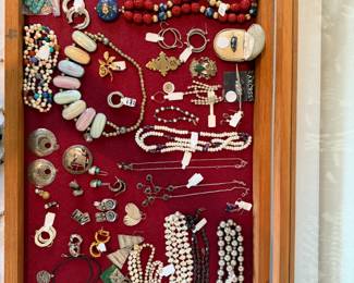 Love our jewelry cases! It has so many fabulous finds!