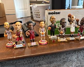 bobble head basketball