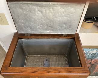 And upper lift top metal lined section
