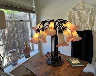 The 15 bulb lamp lighted, and we have the box if you want to pack it up