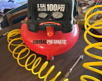 Electric pneumatic air compressor