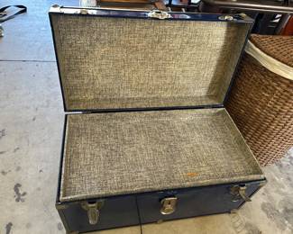 Inside of trunk, tray and insides all good