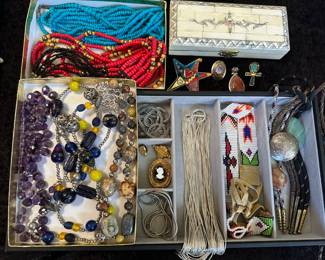 So much jewelry and so many fun styles