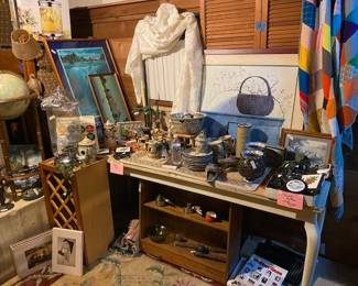 Artwork, Dishes & Globe