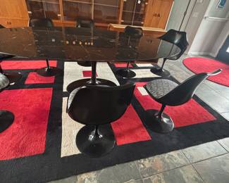 • Saarinen Style Tulip Arm Chairs
• Saarinen Style Tulip Chairs