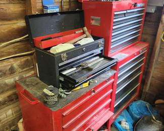 floor tool cabinest