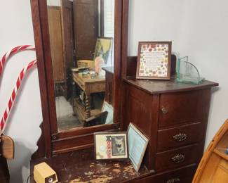 Bachelor's chest