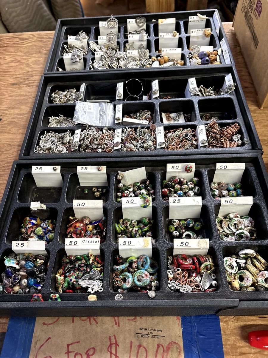 Cloisonné beads and jewelry