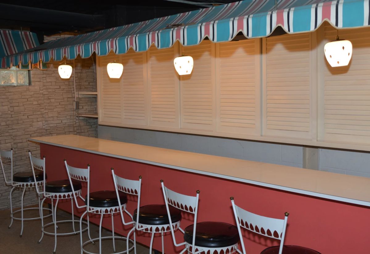 Ice Cream Bar from Sonny Elliot's house, 14' x 22"