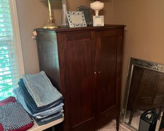 Part of another 3 pc vintage bedroom suite