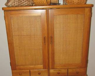 Oak/wicker gentlemen's chest