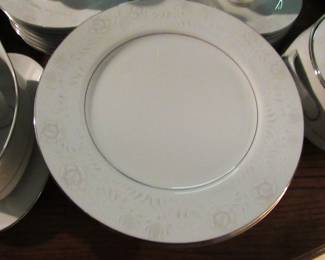 Society fine china 'Caprice' pattern