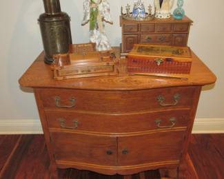 Antique oak washstand with great finish
