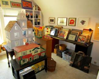 Vintage Dollhouses
