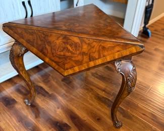 Maitland-Smith Table
