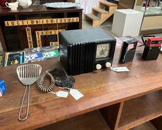 Vtg Slotted Spoon - Spring Coil Handle Stove Burner Plate Lid Lifter Tool - Cast Iron Receipt Holder or String Holder- Delco Tube Table Radio 