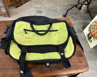 Sherpani Messenger Bag