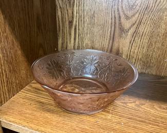 Tiara Indiana Glass Pink Bowl