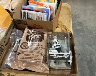 US Military Meal - Wayne Gretsky Hockey Legends Action Figure