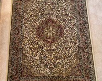Area Rug - Persian Classics Isfahan Design - Ivory Background - 4'W x 6'L