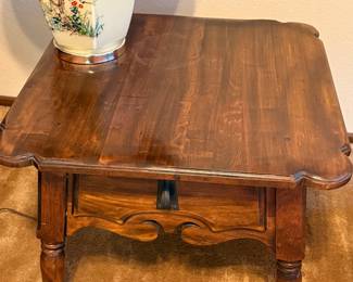Matching side table to coffee table