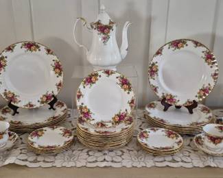 Royal Albert Old Country Roses china