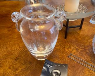HELLENIC URN BY STEUBEN GLASS